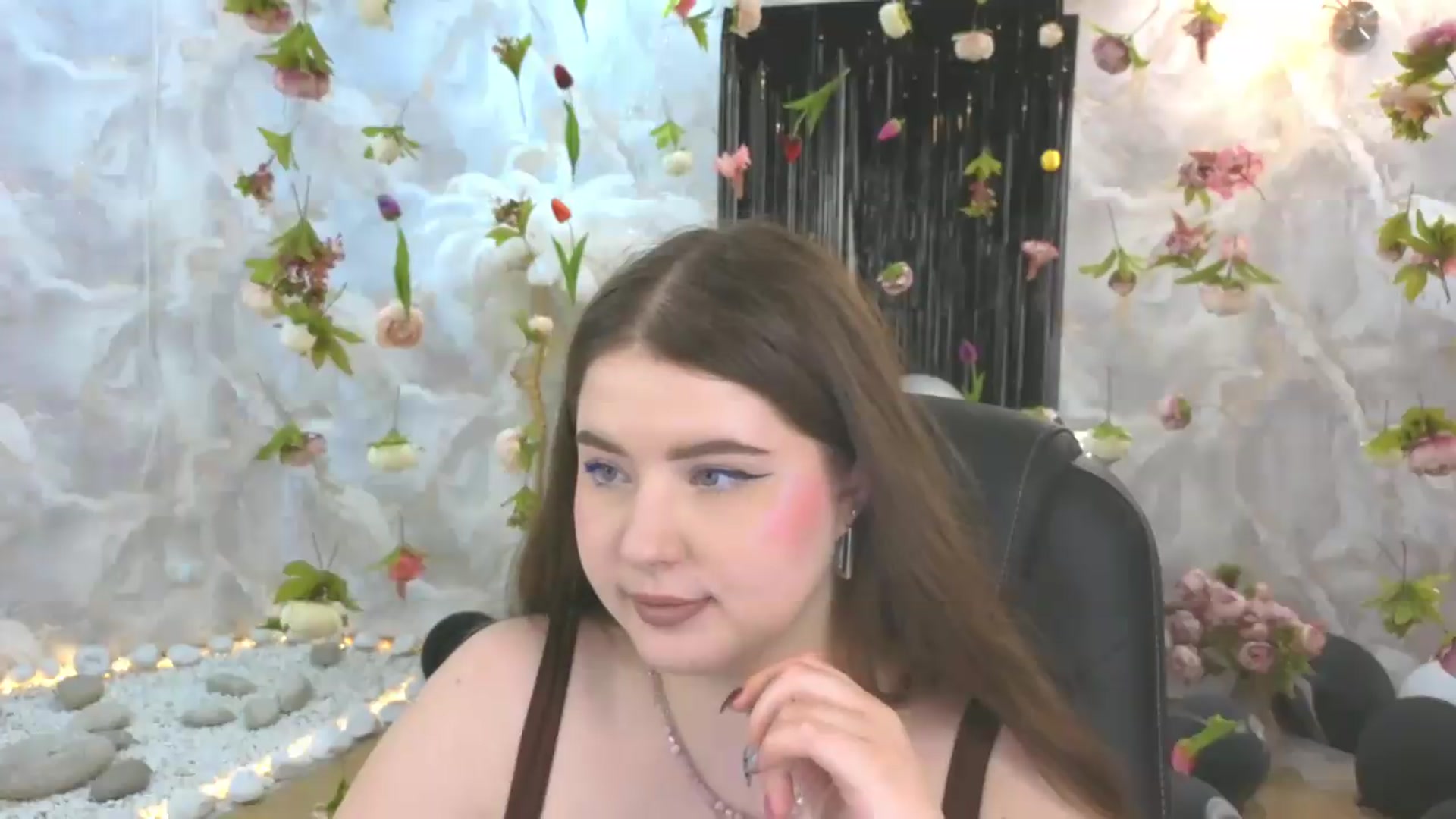 Gallery image thumbnail from EnigmaVeil's myfreecams stream on, 07/18/2026, 23:46 image 10 of 20