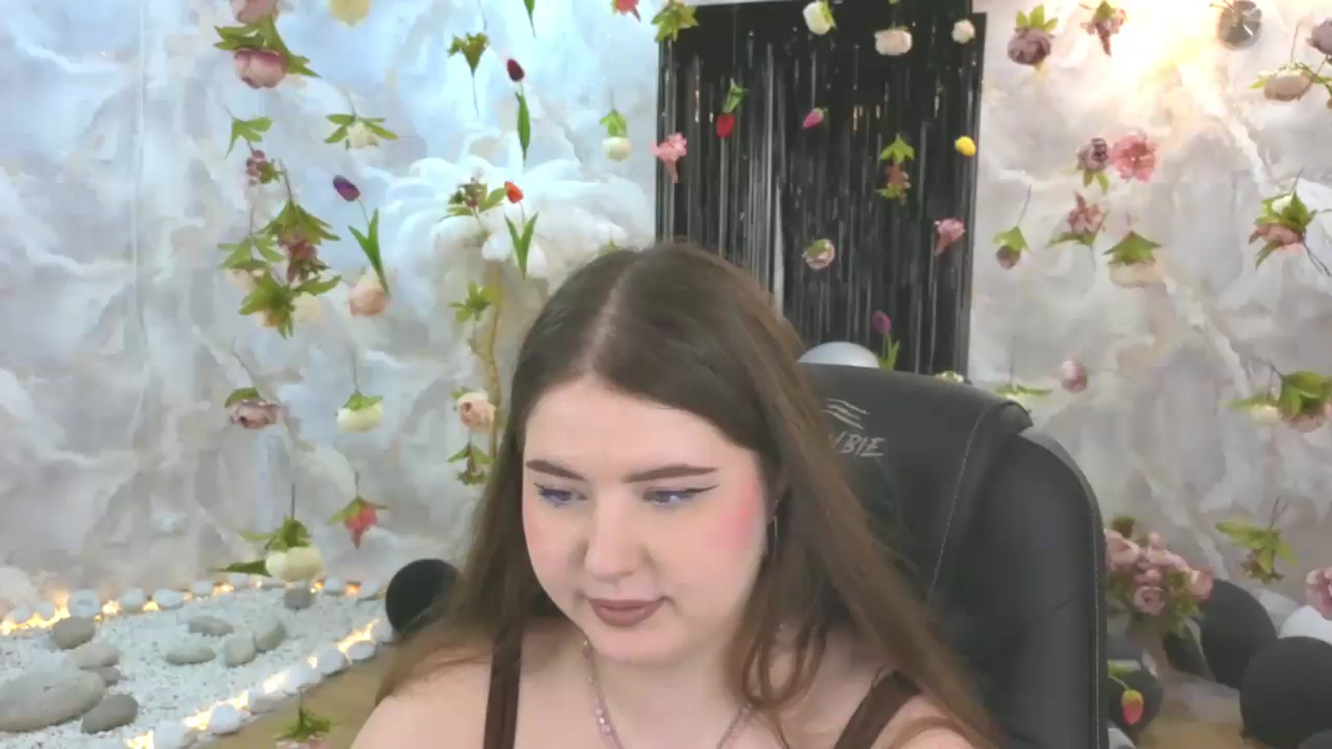 Gallery image thumbnail from EnigmaVeil's myfreecams stream on, 07/18/2026, 23:46 image 14 of 20