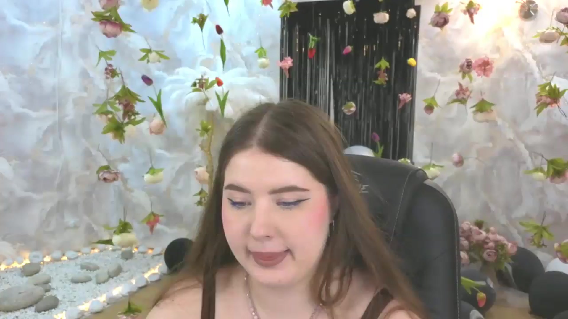 Gallery image thumbnail from EnigmaVeil's myfreecams stream on, 07/18/2026, 23:46 image 16 of 20
