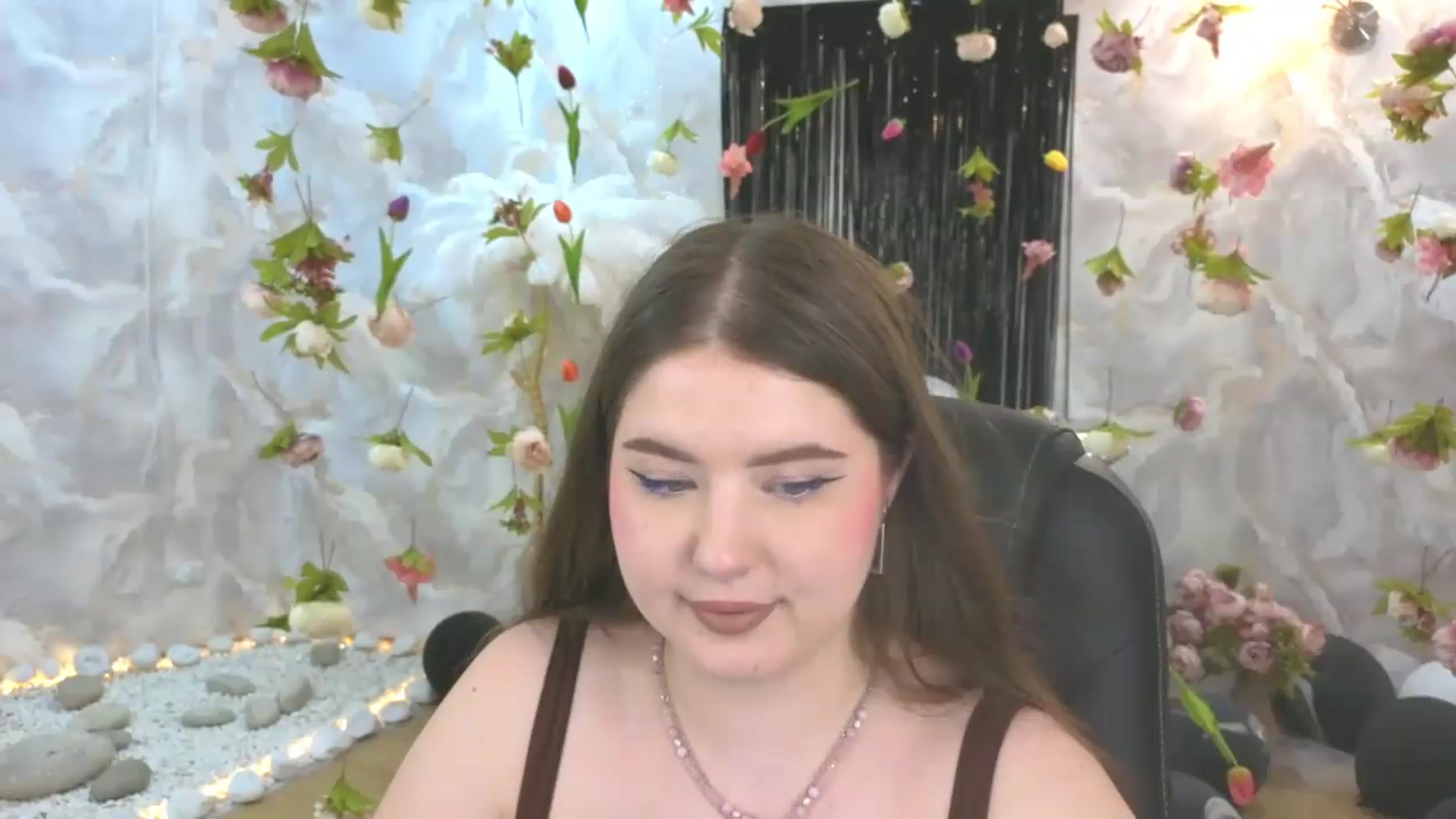 Gallery image thumbnail from EnigmaVeil's myfreecams stream on, 07/18/2026, 23:46 image 9 of 20