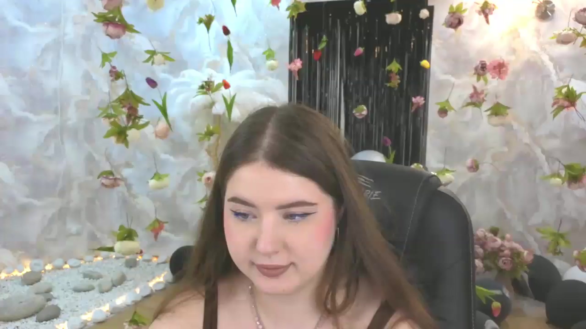 Gallery image thumbnail from EnigmaVeil's myfreecams stream on, 07/18/2026, 23:46 image 17 of 20