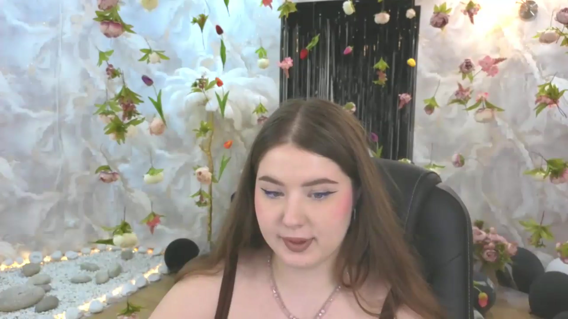 Gallery image thumbnail from EnigmaVeil's myfreecams stream on, 07/18/2026, 23:46 image 12 of 20