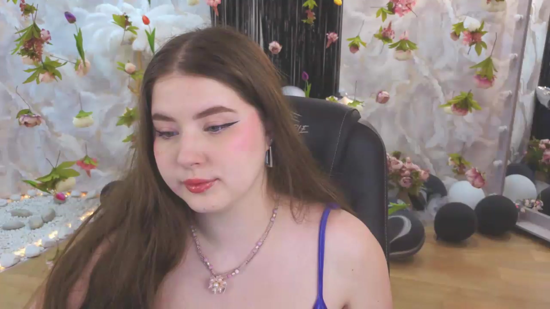 Gallery image thumbnail from EnigmaVeil's myfreecams stream on, 07/21/2026, 05:47 image 15 of 20