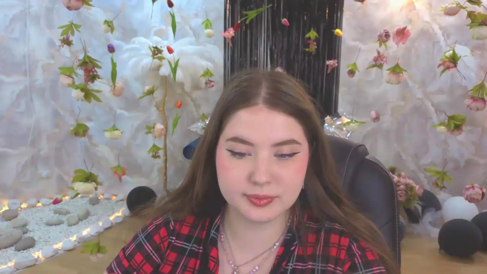 Gallery image thumbnail from EnigmaVeil's myfreecams stream on, 07/21/2026, 07:17 image 17 of 20