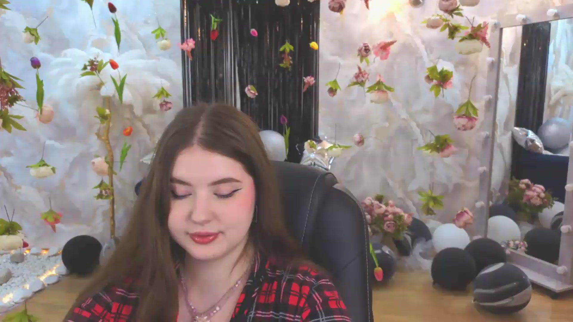 Gallery image thumbnail from EnigmaVeil's myfreecams stream on, 07/21/2026, 07:47 image 18 of 20