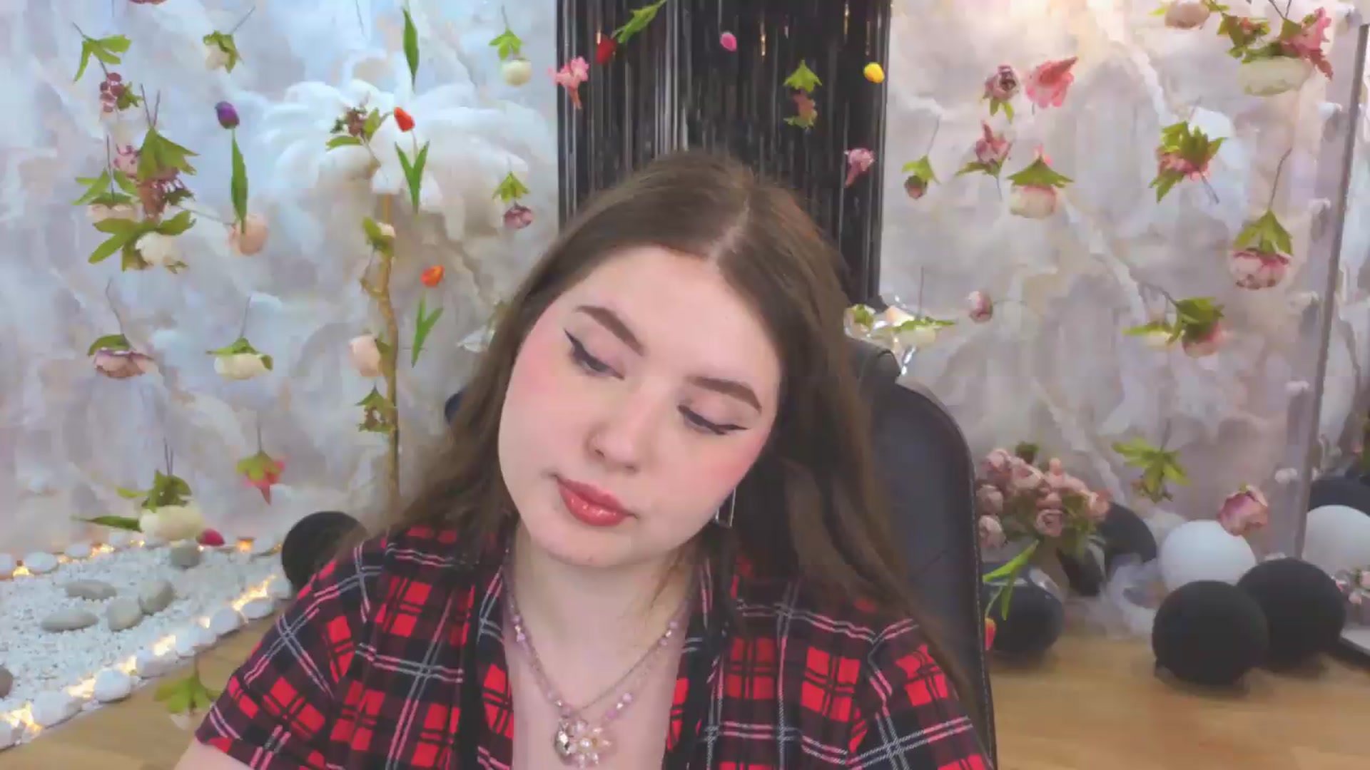 Gallery image thumbnail from EnigmaVeil's myfreecams stream on, 07/21/2026, 07:47 image 1 of 20