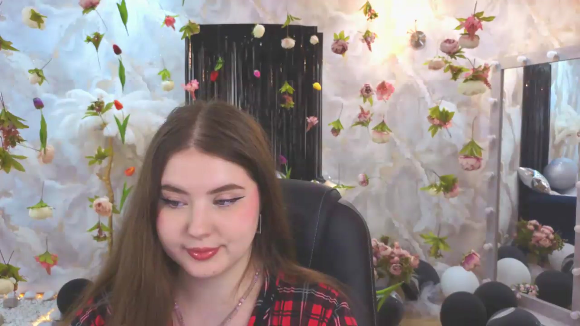 Gallery image thumbnail from EnigmaVeil's myfreecams stream on, 07/21/2026, 07:47 image 16 of 20