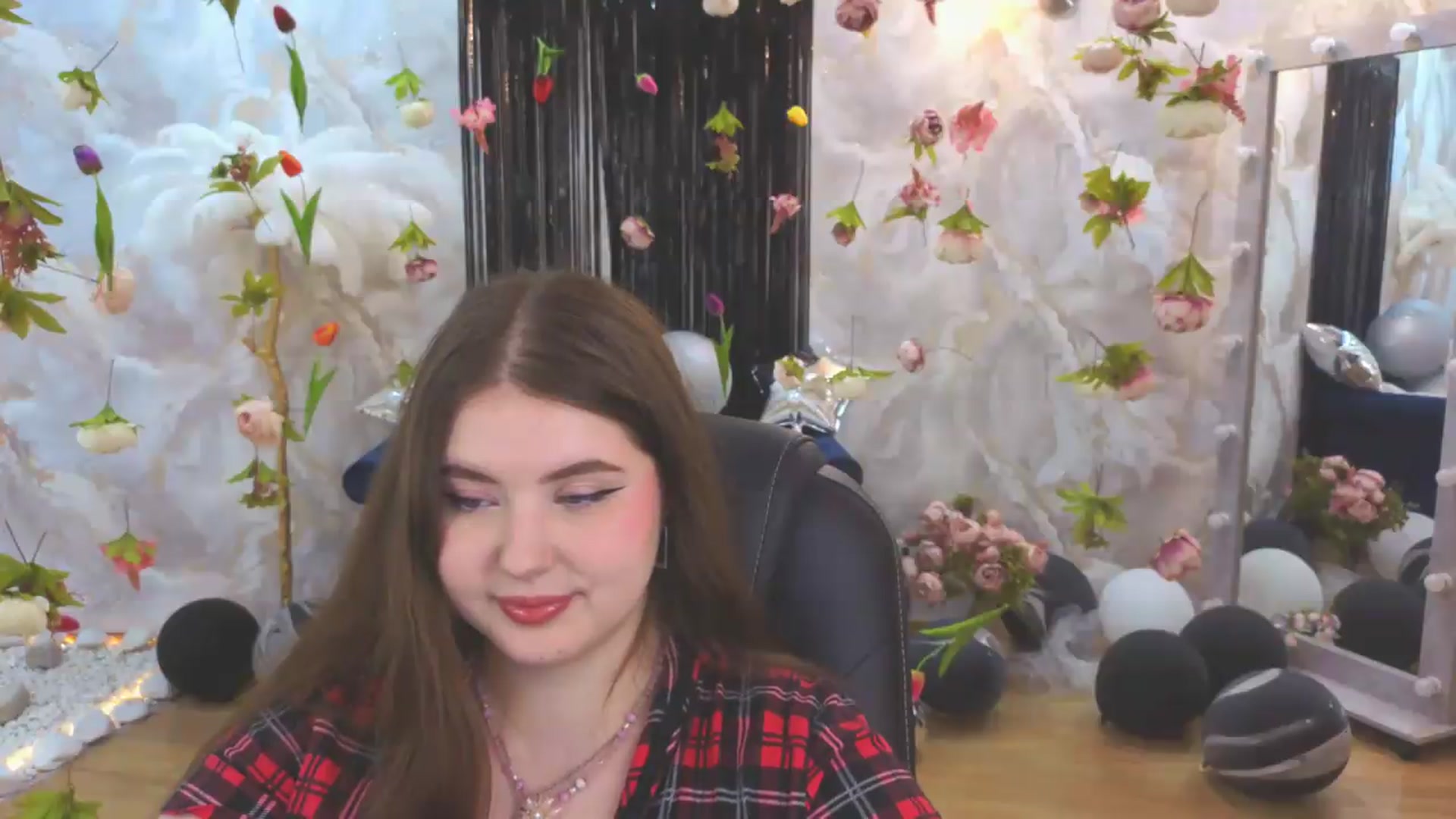 Gallery image thumbnail from EnigmaVeil's myfreecams stream on, 07/21/2026, 07:47 image 19 of 20