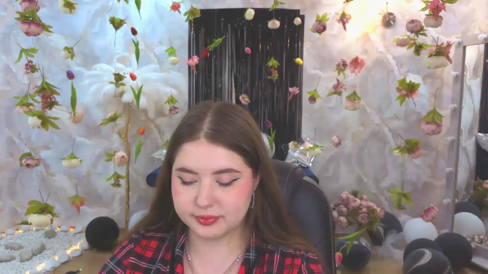 Gallery image thumbnail from EnigmaVeil's myfreecams stream on, 07/21/2026, 09:48 image 16 of 20