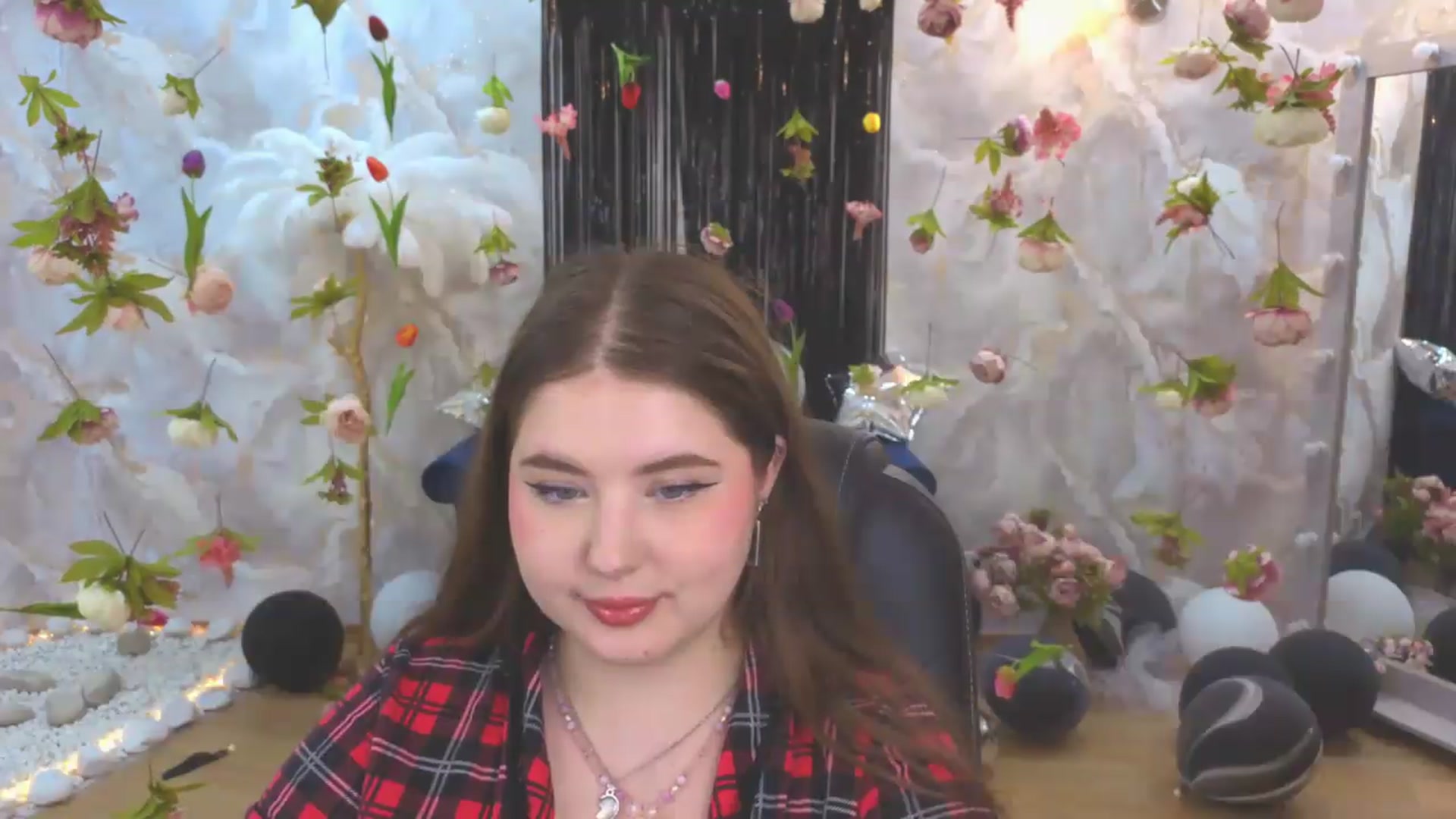 Gallery image thumbnail from EnigmaVeil's myfreecams stream on, 07/21/2026, 09:48 image 4 of 20