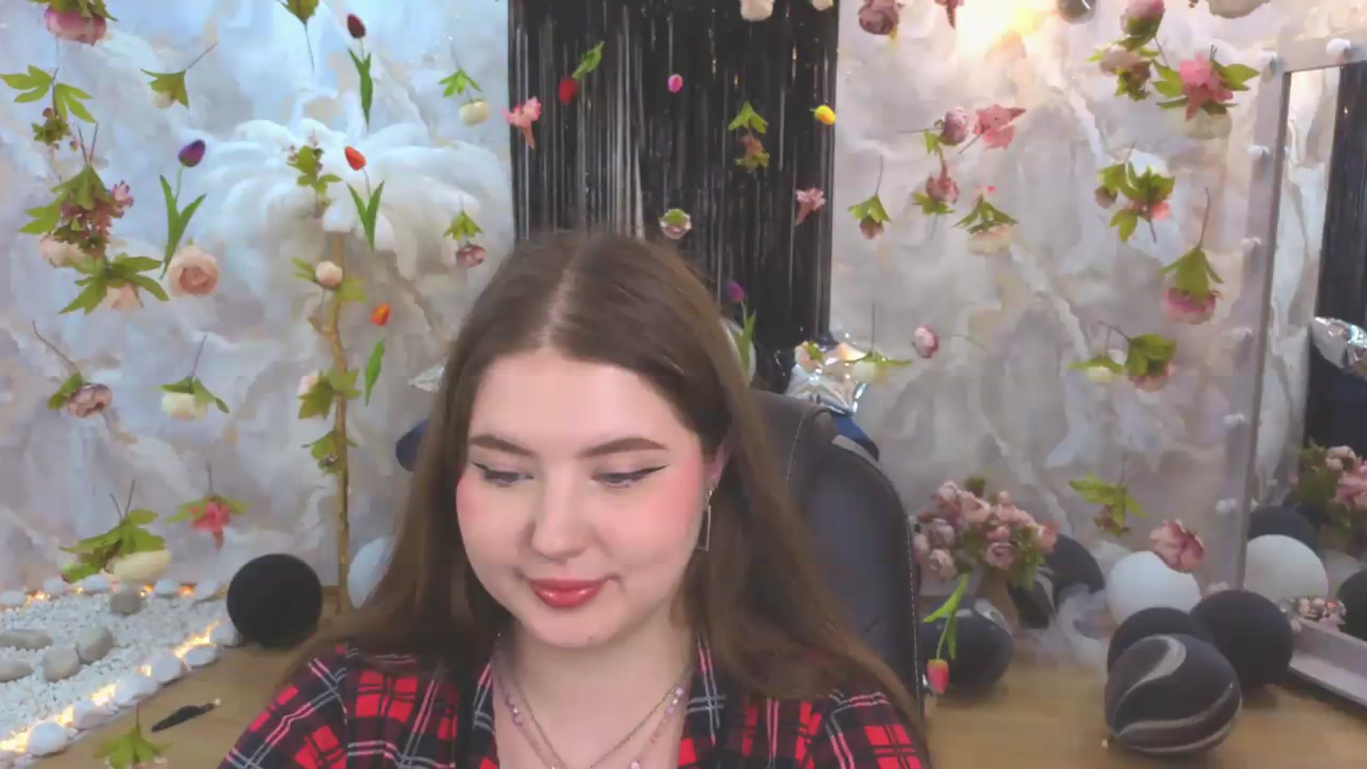 Gallery image thumbnail from EnigmaVeil's myfreecams stream on, 07/21/2026, 09:48 image 2 of 20