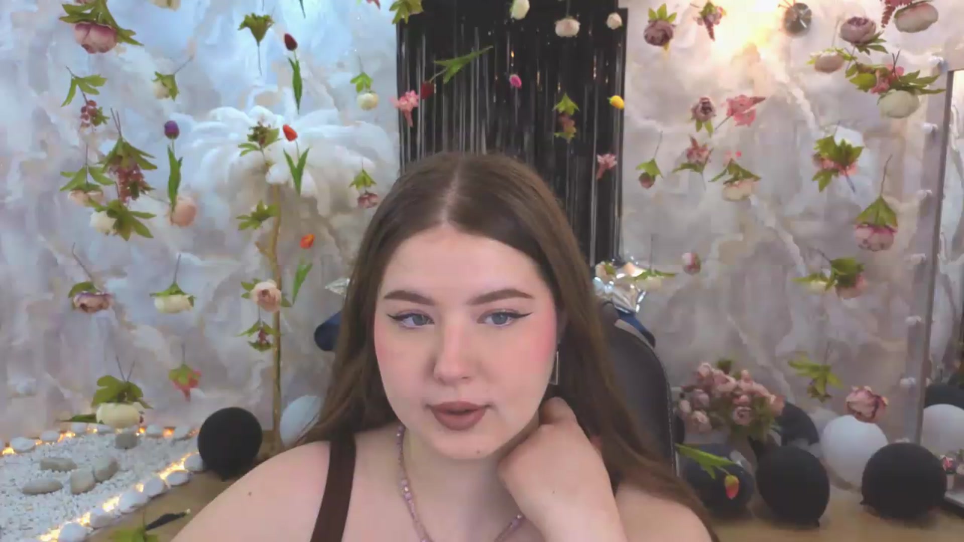Gallery image thumbnail from EnigmaVeil's myfreecams stream on, 07/22/2026, 04:21 image 10 of 20