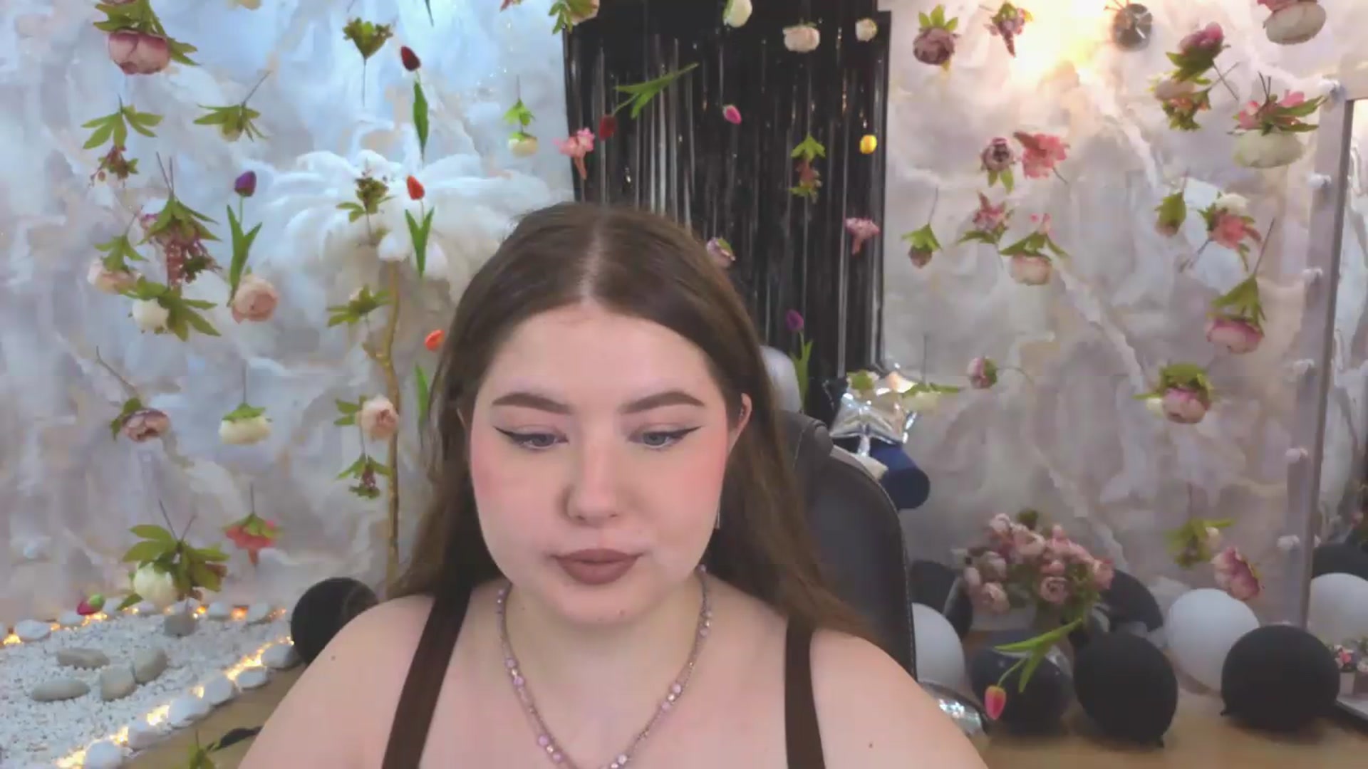 Gallery image thumbnail from EnigmaVeil's myfreecams stream on, 07/22/2026, 04:21 image 8 of 20