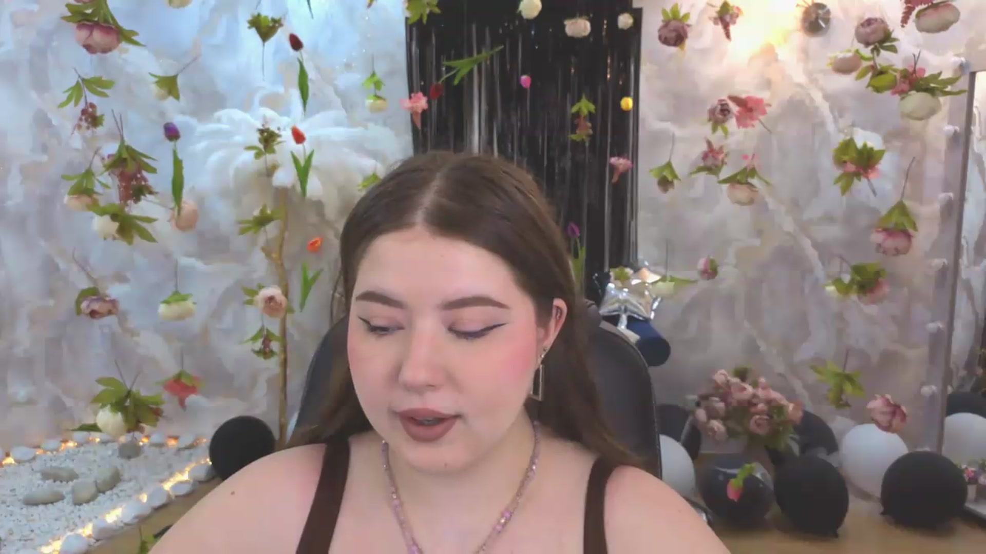 Gallery image thumbnail from EnigmaVeil's myfreecams stream on, 07/22/2026, 04:21 image 3 of 20