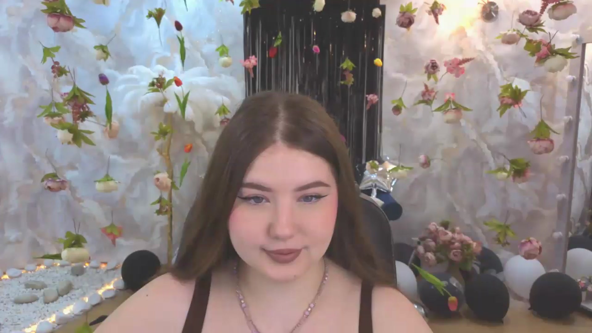 Gallery image thumbnail from EnigmaVeil's myfreecams stream on, 07/22/2026, 04:21 image 14 of 20