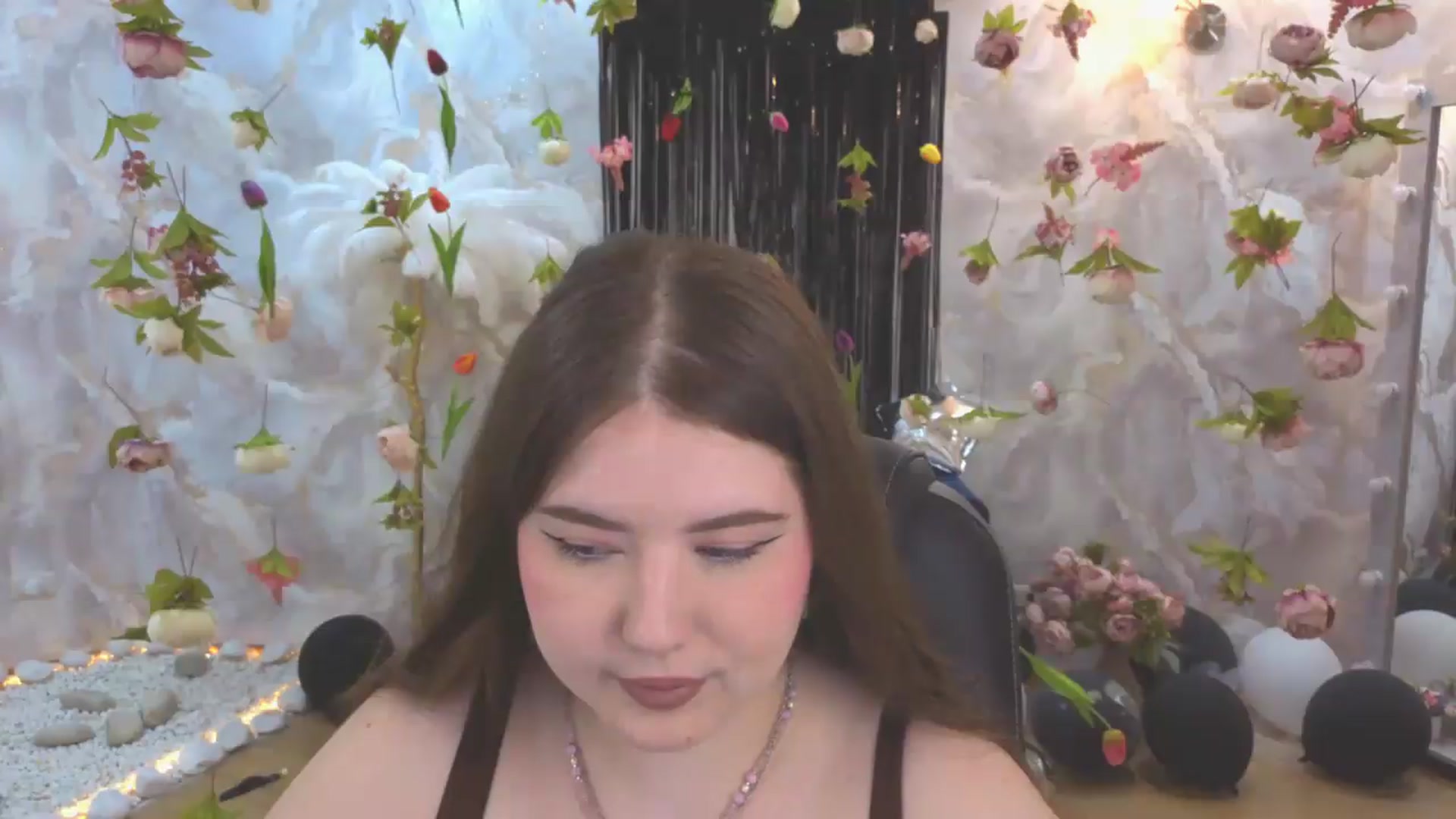 Gallery image thumbnail from EnigmaVeil's myfreecams stream on, 07/22/2026, 04:21 image 17 of 20