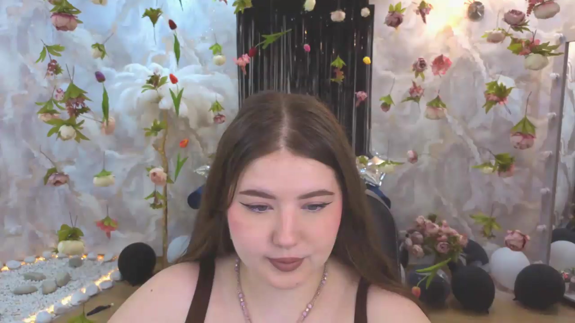 Gallery image thumbnail from EnigmaVeil's myfreecams stream on, 07/22/2026, 04:21 image 11 of 20