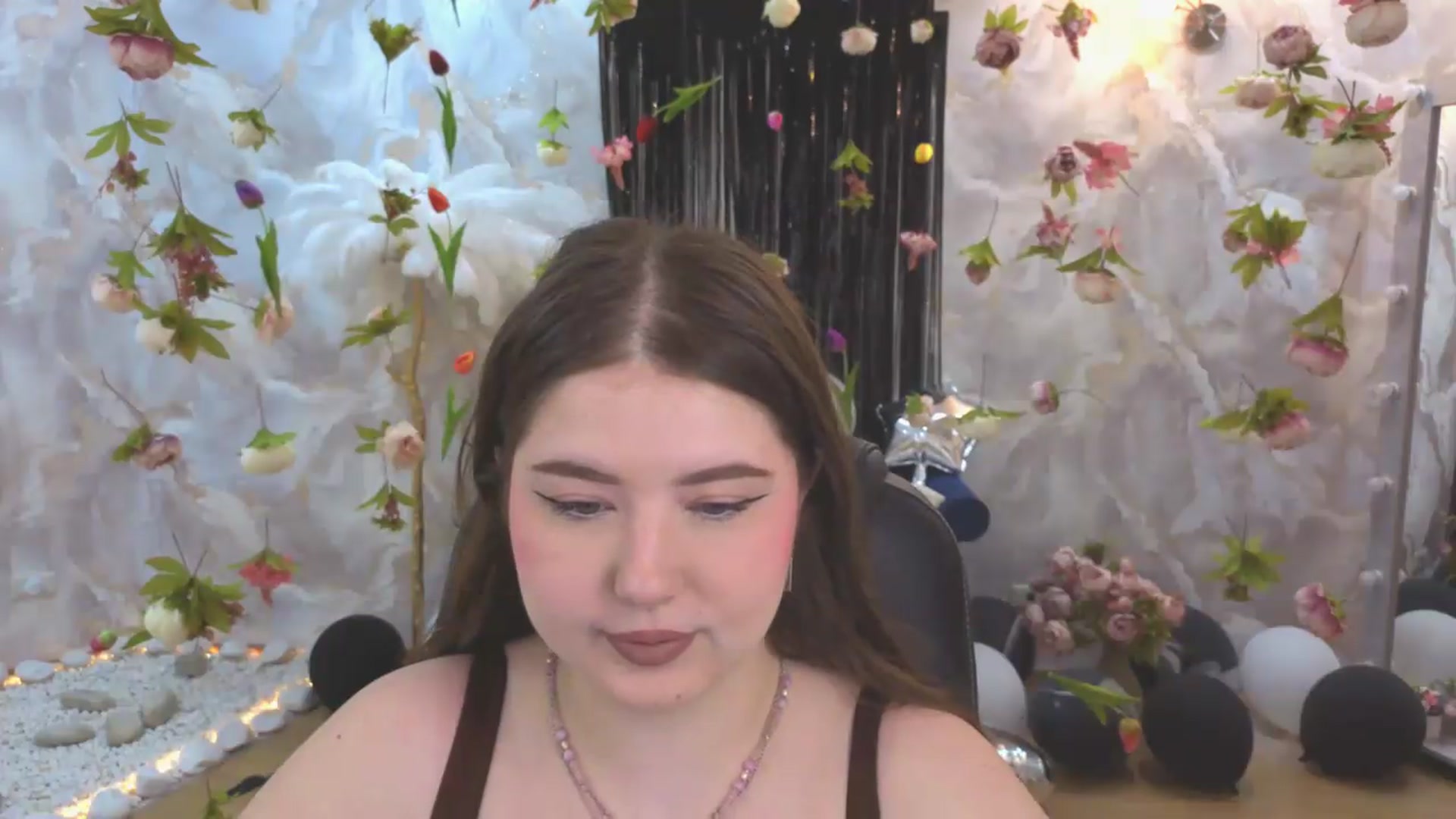 Gallery image thumbnail from EnigmaVeil's myfreecams stream on, 07/22/2026, 04:21 image 4 of 20