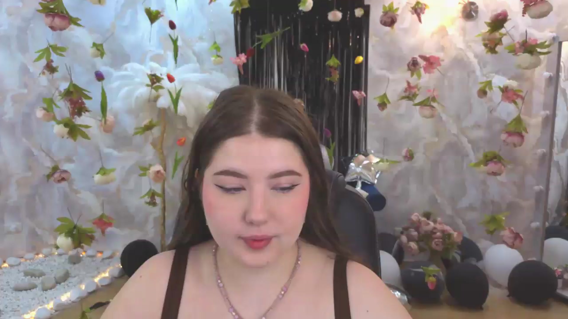 Gallery image thumbnail from EnigmaVeil's myfreecams stream on, 07/22/2026, 04:21 image 1 of 20