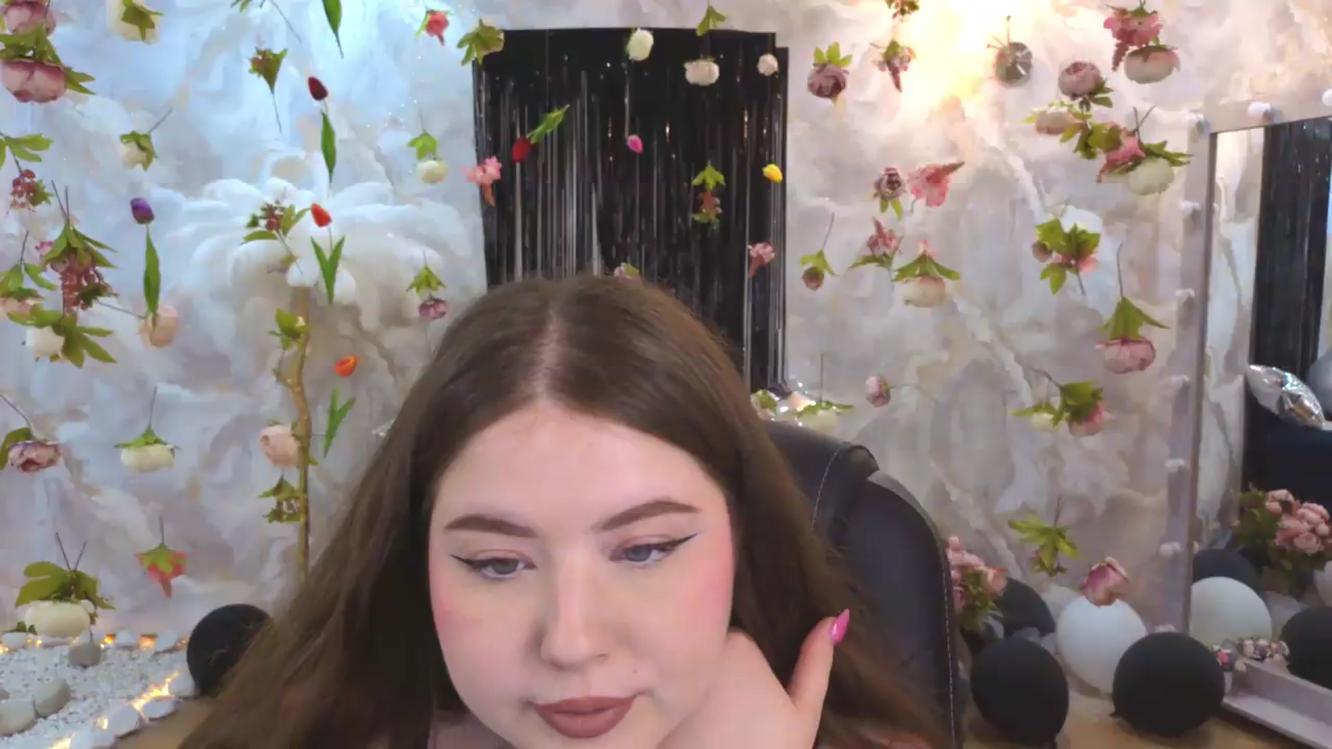 Gallery image thumbnail from EnigmaVeil's myfreecams stream on, 07/22/2026, 05:47 image 17 of 20