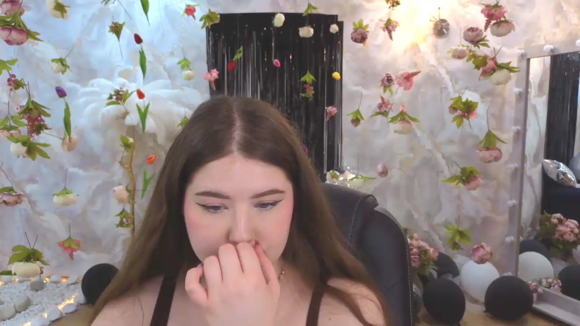 Gallery image thumbnail from EnigmaVeil's myfreecams stream on, 07/22/2026, 05:47 image 5 of 20