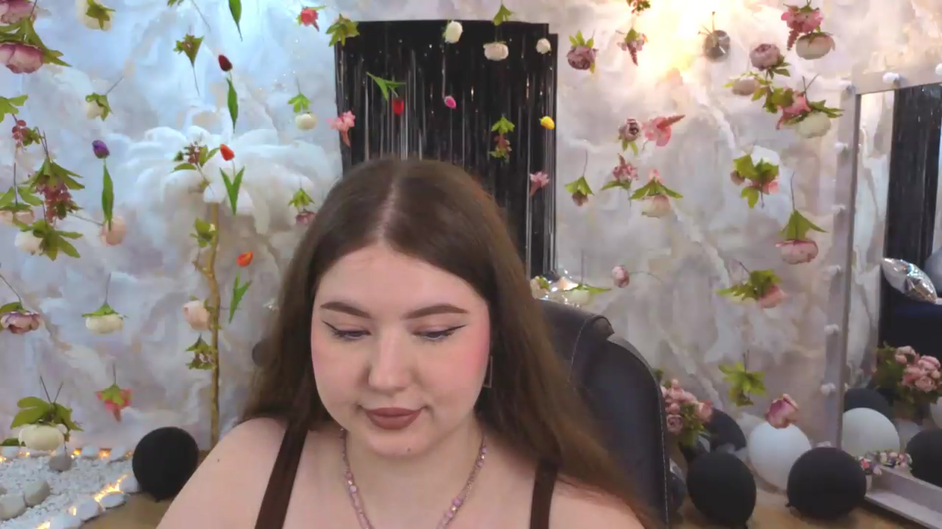 Gallery image thumbnail from EnigmaVeil's myfreecams stream on, 07/22/2026, 05:47 image 19 of 20