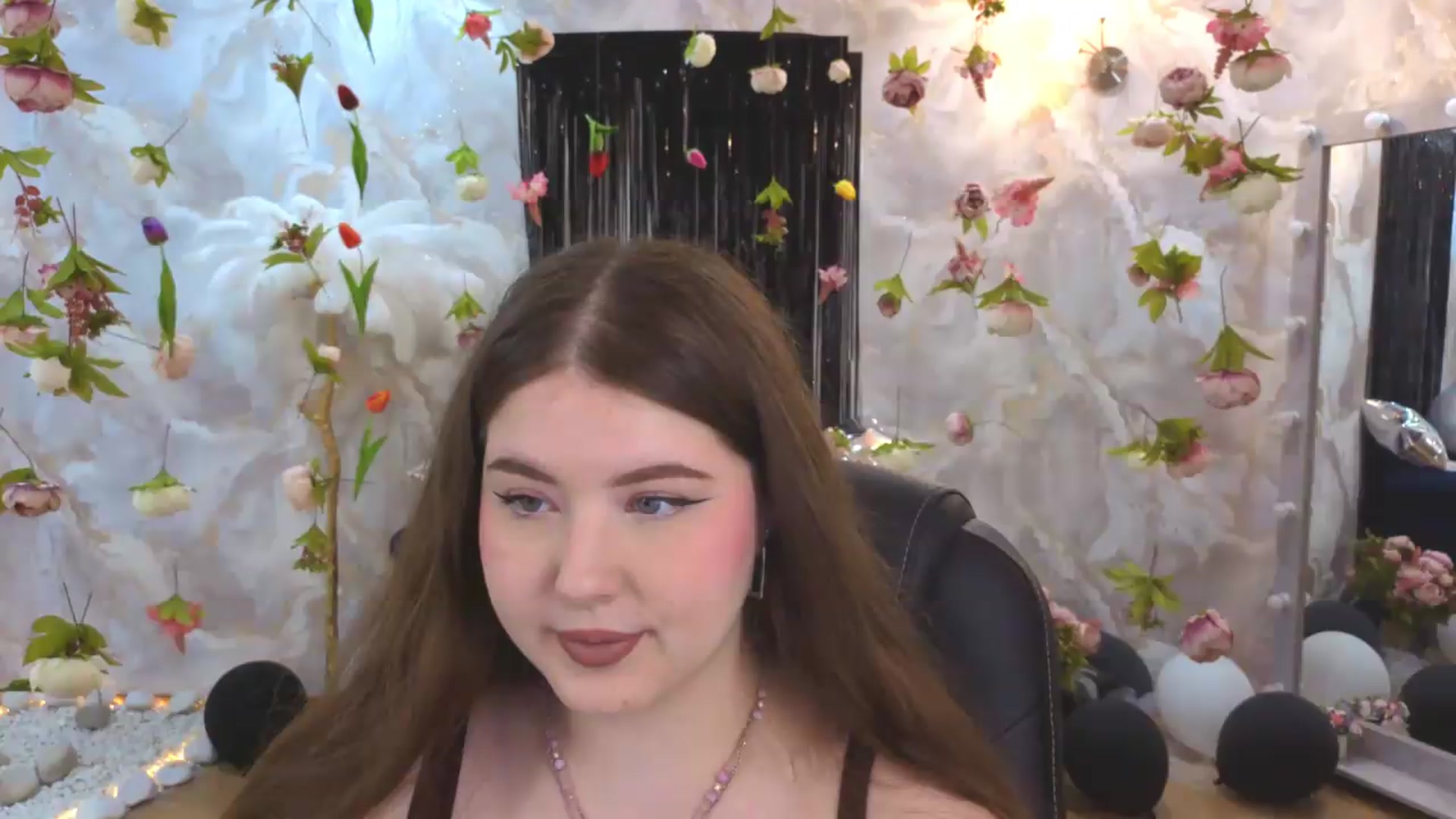 Gallery image thumbnail from EnigmaVeil's myfreecams stream on, 07/22/2026, 05:47 image 18 of 20