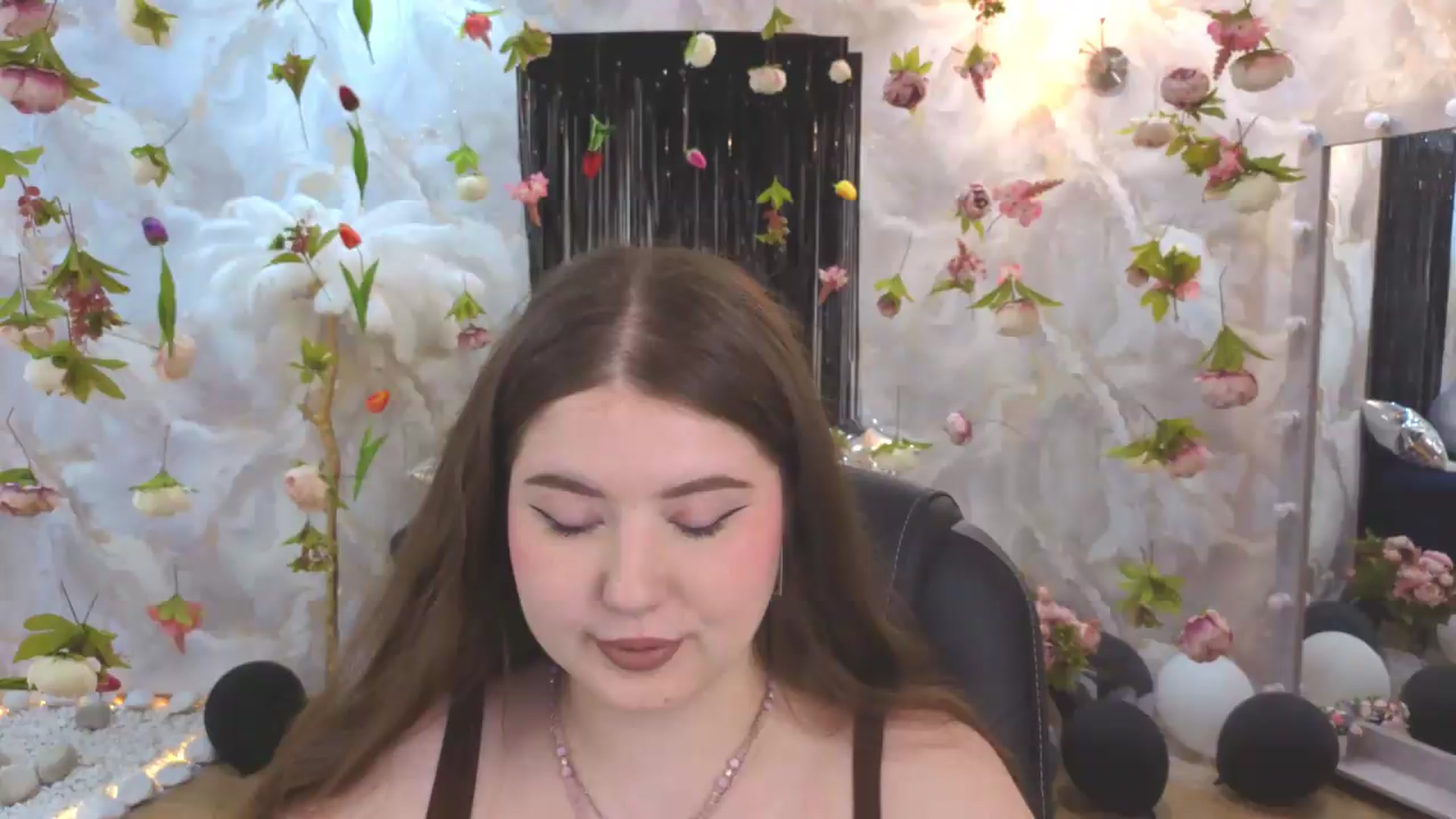 Gallery image thumbnail from EnigmaVeil's myfreecams stream on, 07/22/2026, 05:47 image 7 of 20
