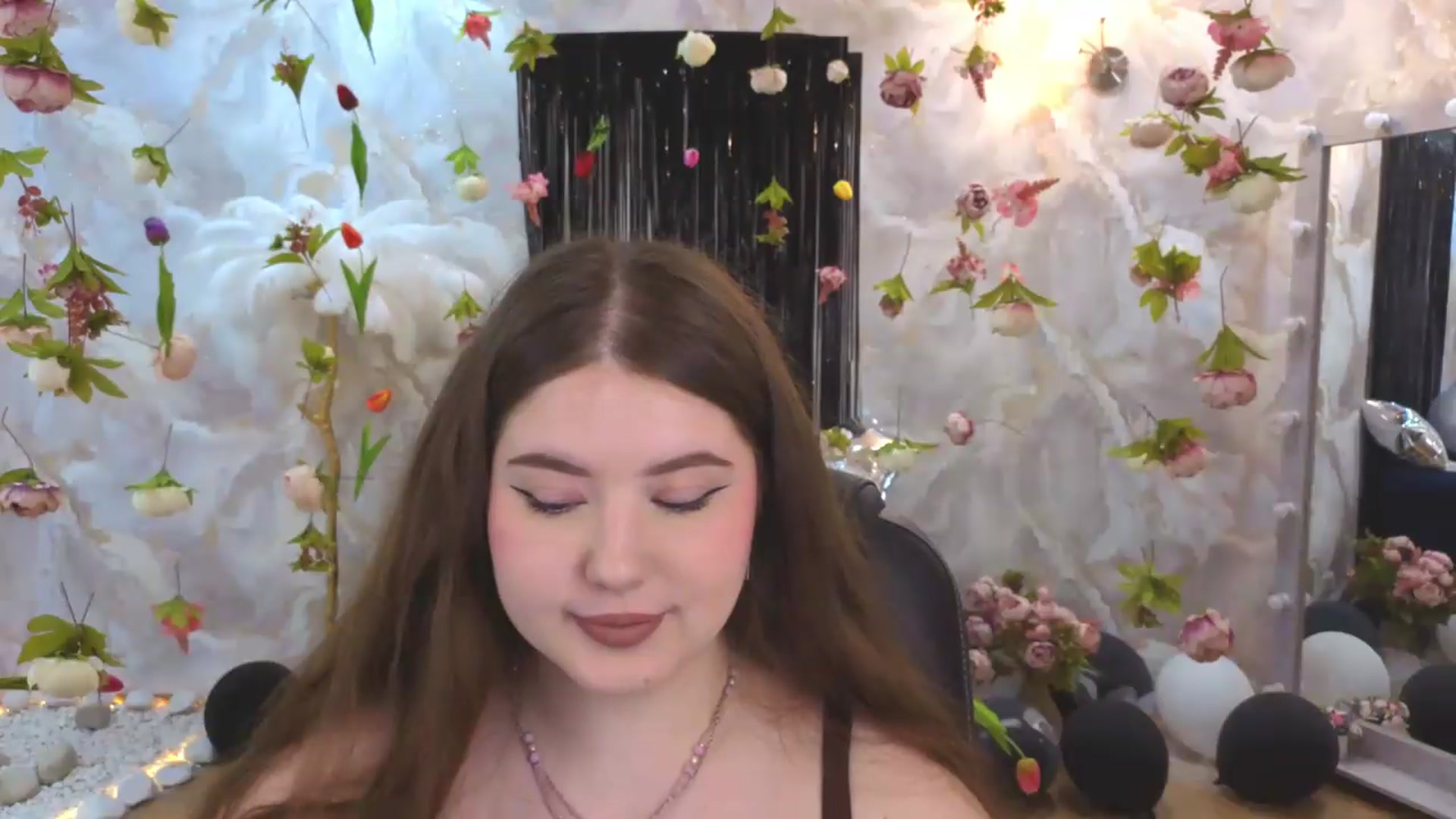Gallery image thumbnail from EnigmaVeil's myfreecams stream on, 07/22/2026, 05:47 image 13 of 20