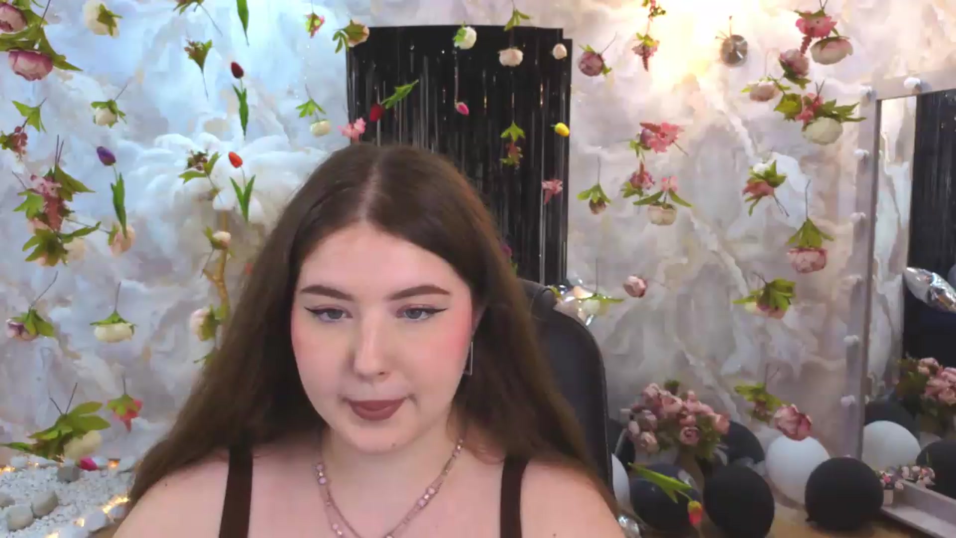 Gallery image thumbnail from EnigmaVeil's myfreecams stream on, 07/22/2026, 06:43 image 12 of 20