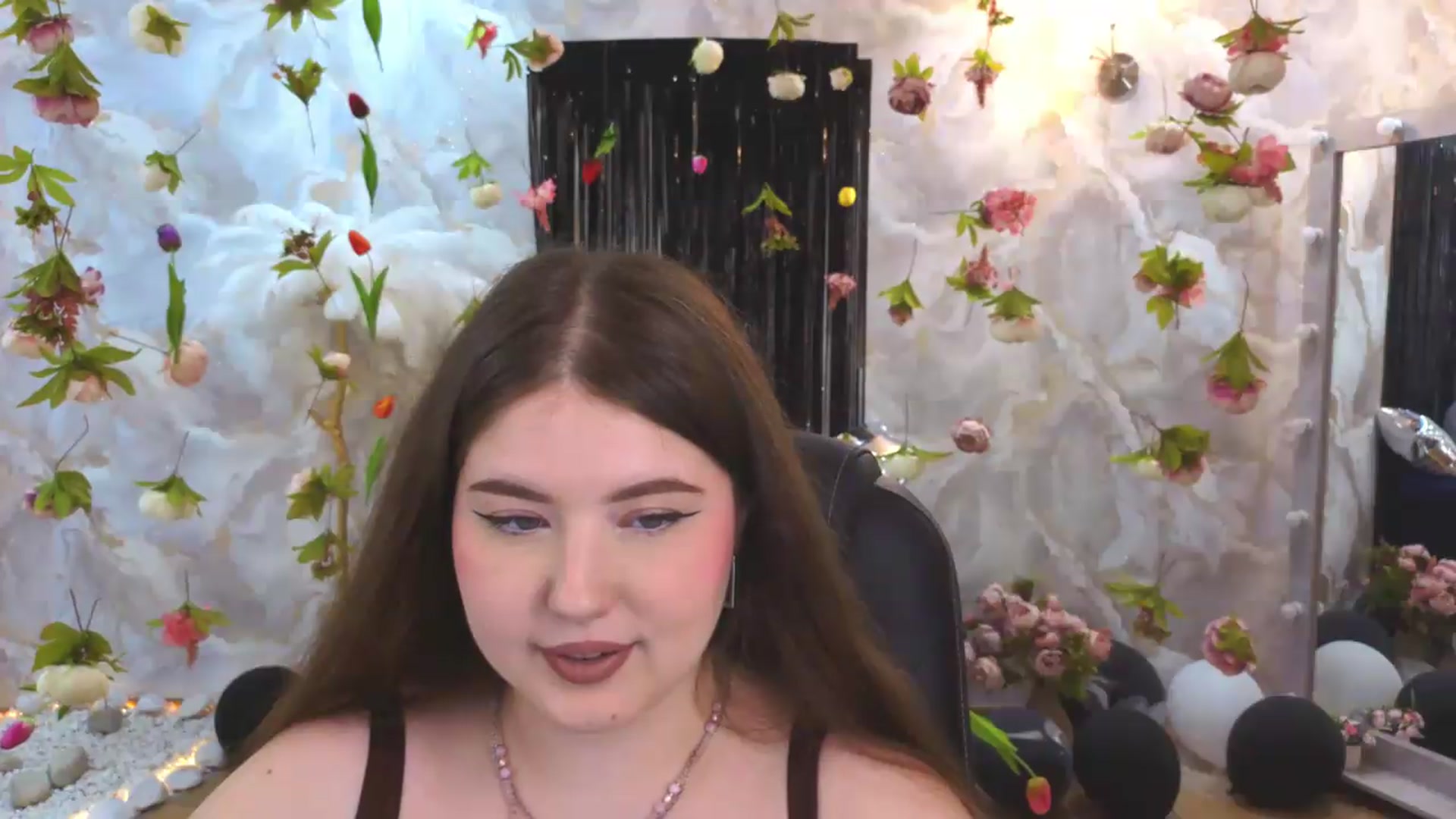 Gallery image thumbnail from EnigmaVeil's myfreecams stream on, 07/22/2026, 06:43 image 14 of 20