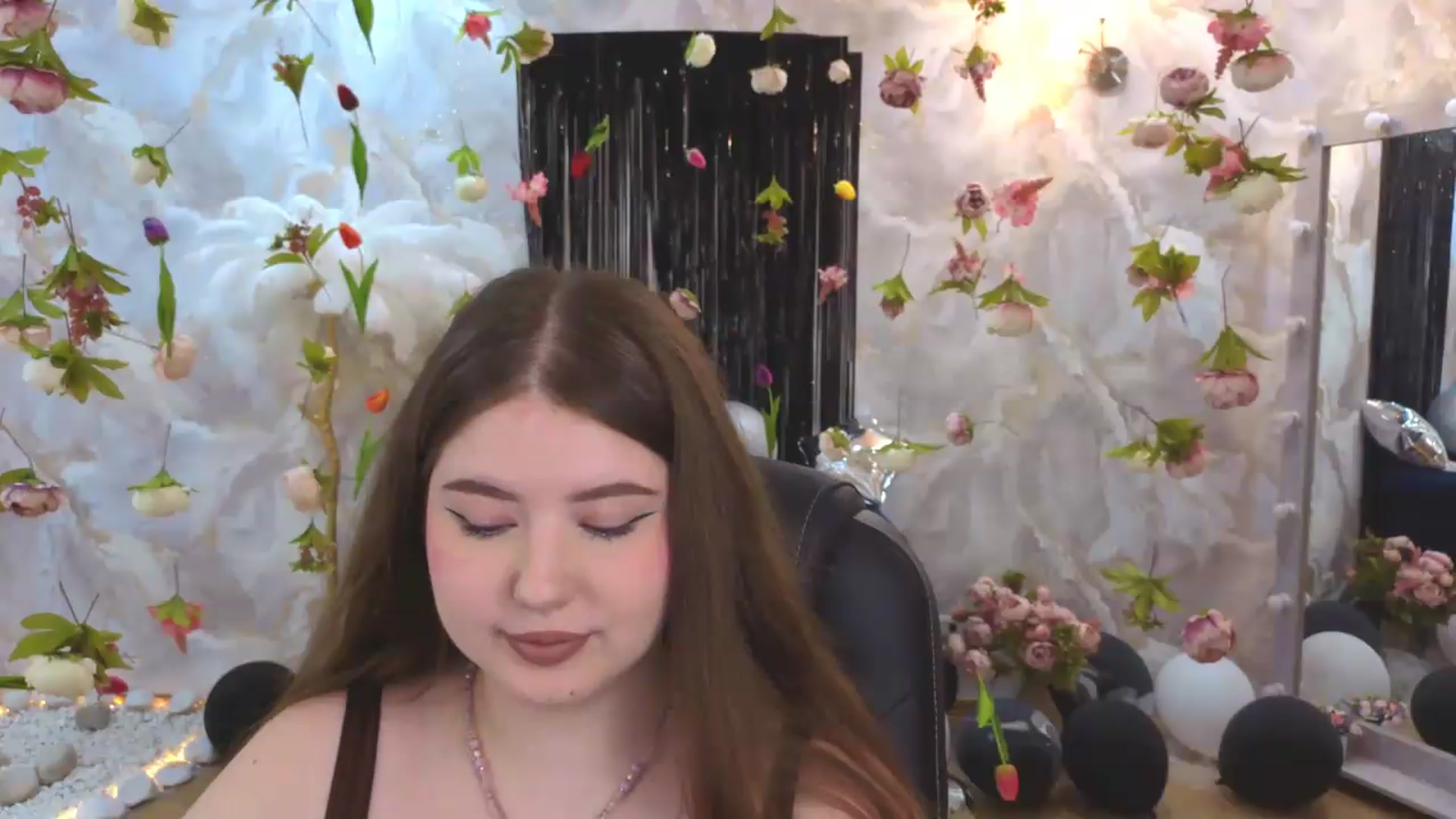Gallery image thumbnail from EnigmaVeil's myfreecams stream on, 07/22/2026, 06:43 image 2 of 20