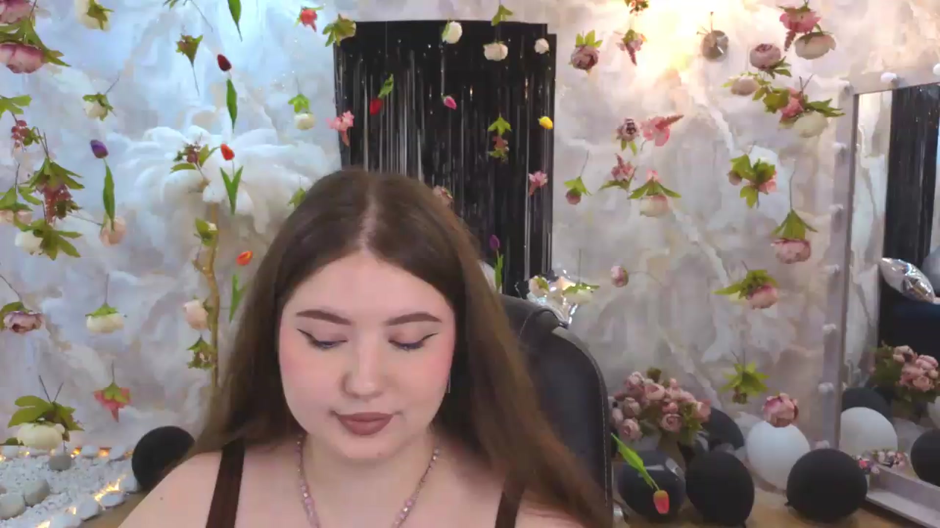 Gallery image thumbnail from EnigmaVeil's myfreecams stream on, 07/22/2026, 06:43 image 1 of 20