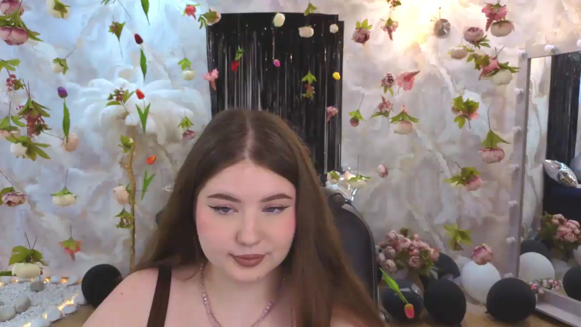 Gallery image thumbnail from EnigmaVeil's myfreecams stream on, 07/22/2026, 06:43 image 3 of 20
