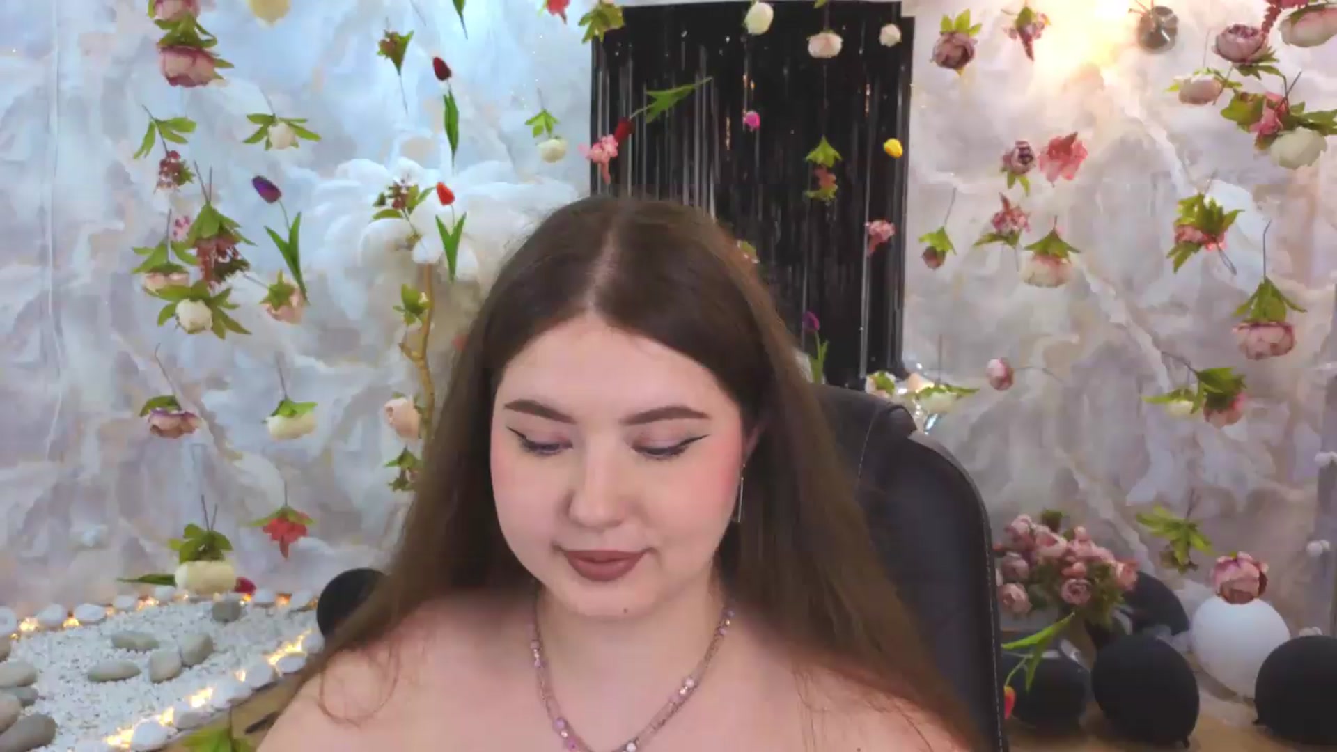 Gallery image thumbnail from EnigmaVeil's myfreecams stream on, 07/22/2026, 08:56 image 3 of 20