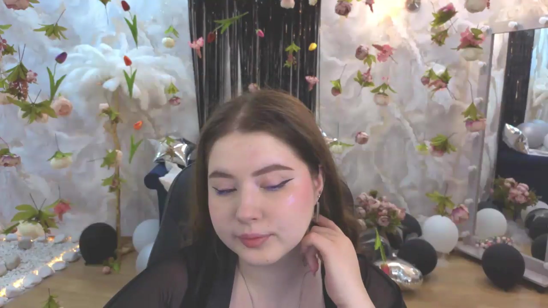 Gallery image thumbnail from EnigmaVeil's myfreecams stream on, 07/27/2026, 03:33 image 2 of 20