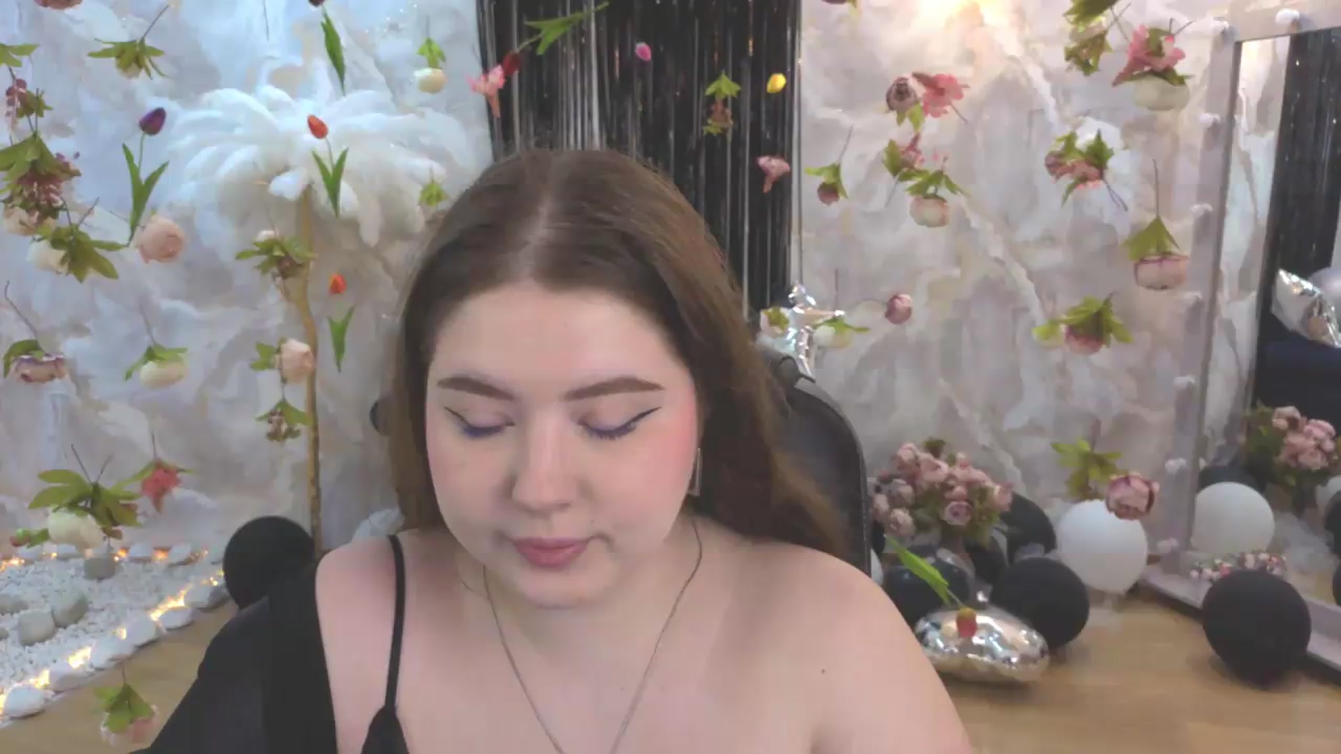 Gallery image thumbnail from EnigmaVeil's myfreecams stream on, 07/27/2026, 03:33 image 13 of 20