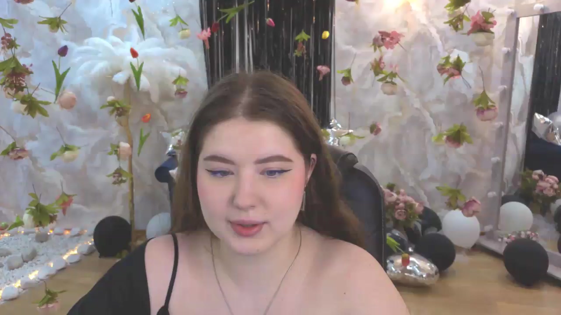 Gallery image thumbnail from EnigmaVeil's myfreecams stream on, 07/27/2026, 03:33 image 18 of 20