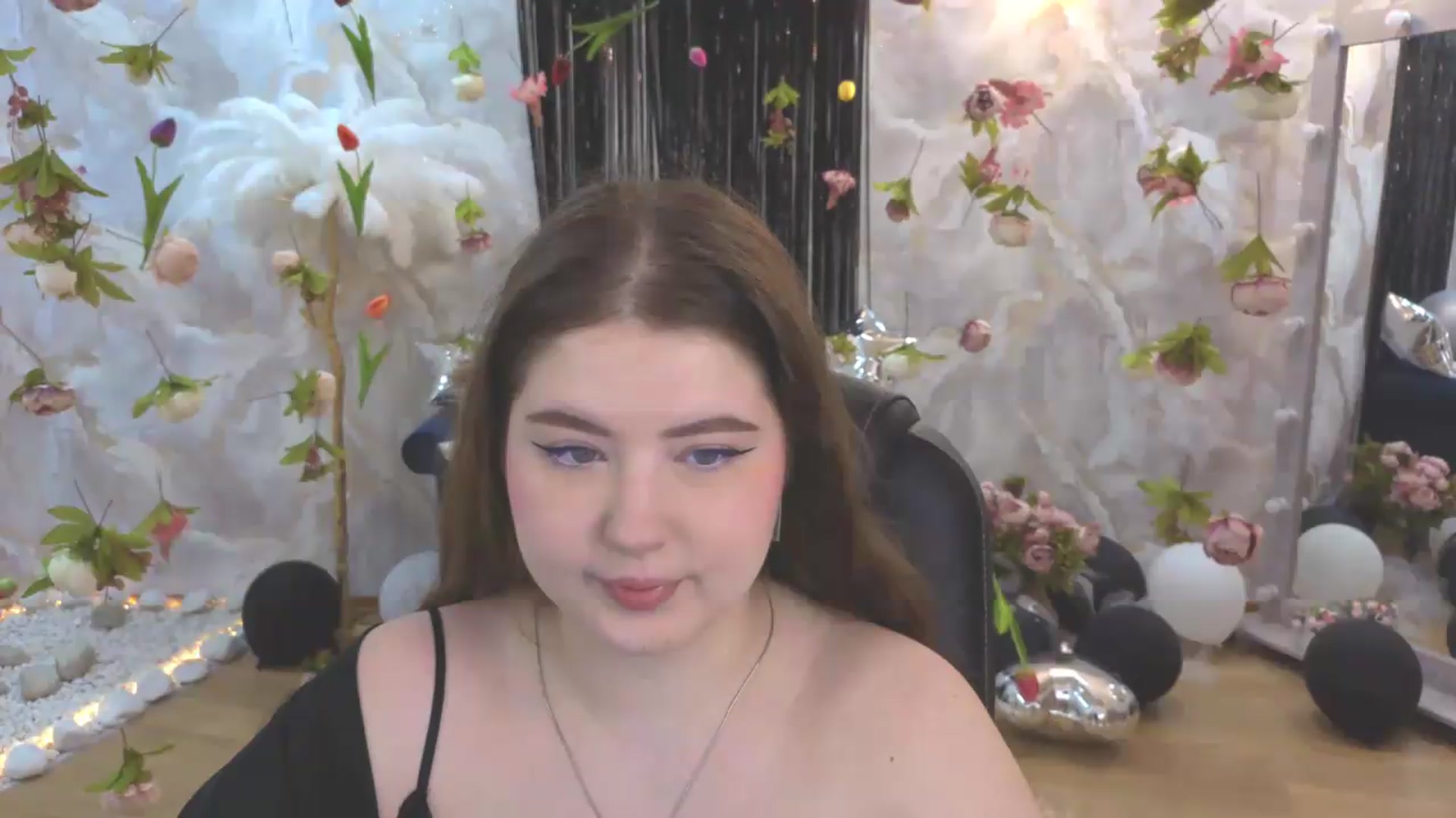 Gallery image thumbnail from EnigmaVeil's myfreecams stream on, 07/27/2026, 03:33 image 16 of 20