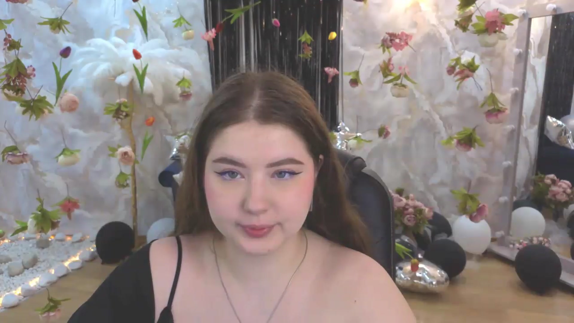 Gallery image thumbnail from EnigmaVeil's myfreecams stream on, 07/27/2026, 03:33 image 19 of 20