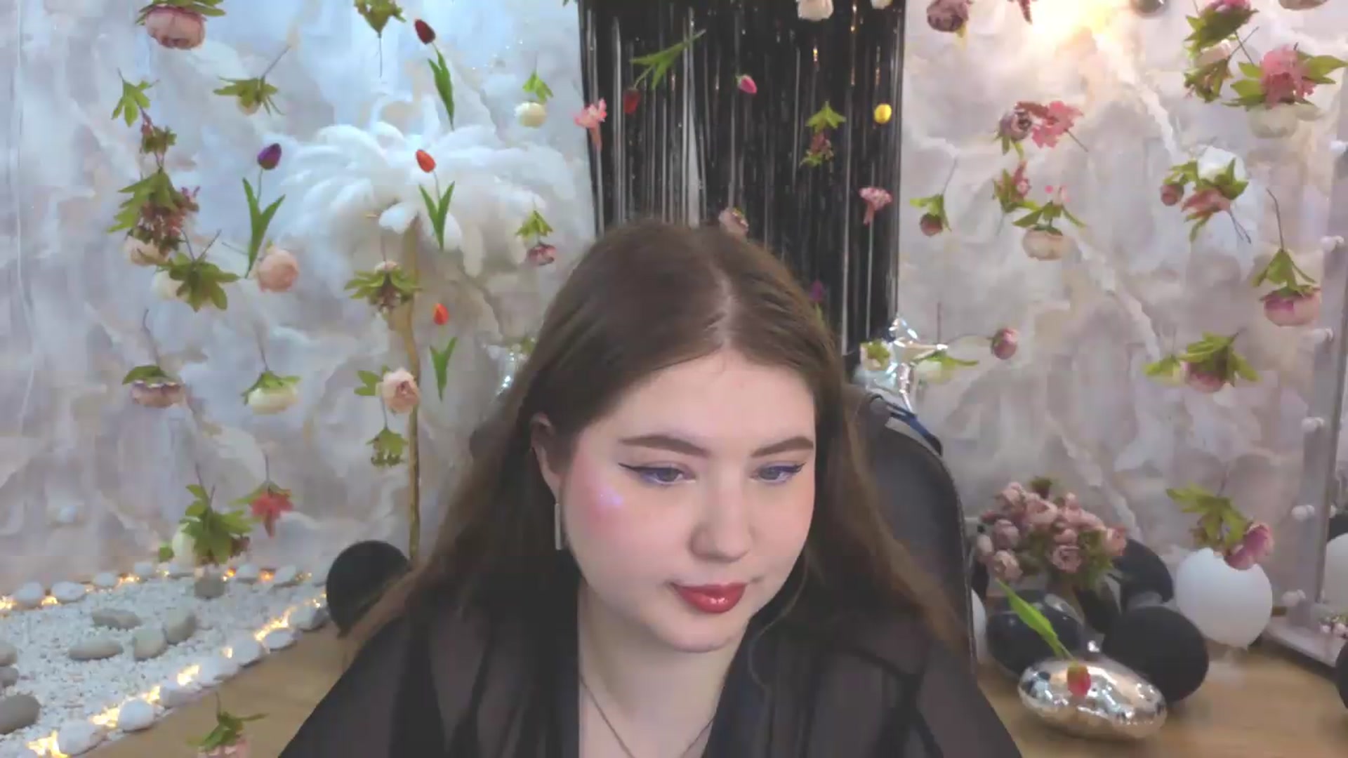 Gallery image thumbnail from EnigmaVeil's myfreecams stream on, 07/27/2026, 04:47 image 2 of 20