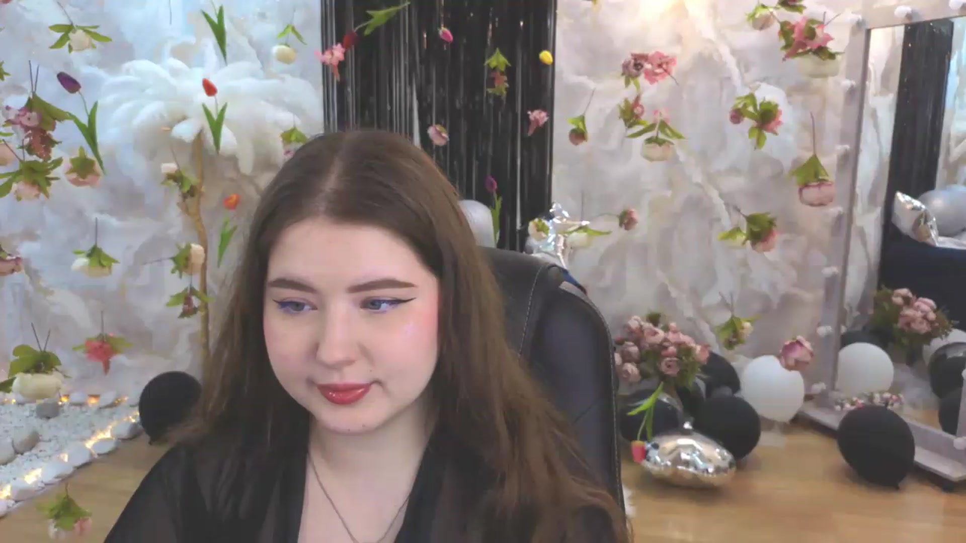 Gallery image thumbnail from EnigmaVeil's myfreecams stream on, 07/27/2026, 05:11 image 17 of 20