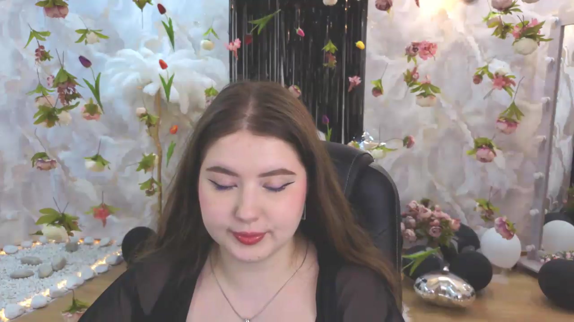 Gallery image thumbnail from EnigmaVeil's myfreecams stream on, 07/27/2026, 05:47 image 14 of 20