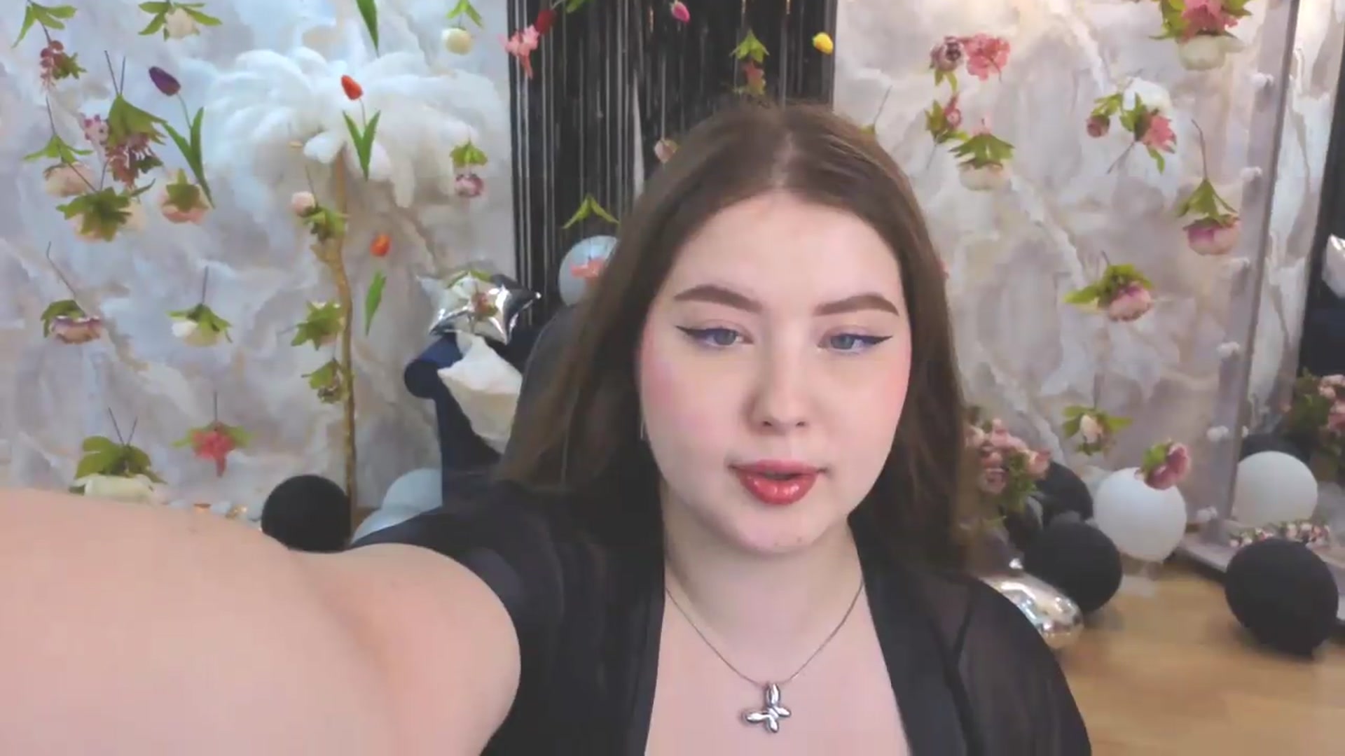 Gallery image thumbnail from EnigmaVeil's myfreecams stream on, 07/27/2026, 05:47 image 17 of 20