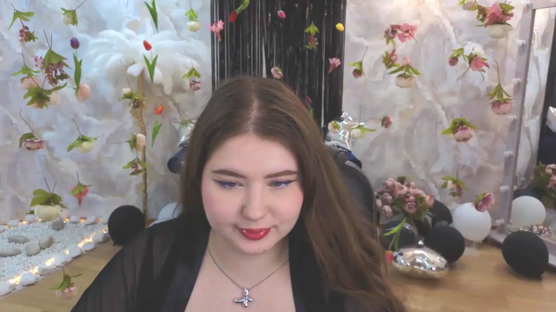 Gallery image thumbnail from EnigmaVeil's myfreecams stream on, 07/27/2026, 07:49 image 2 of 20
