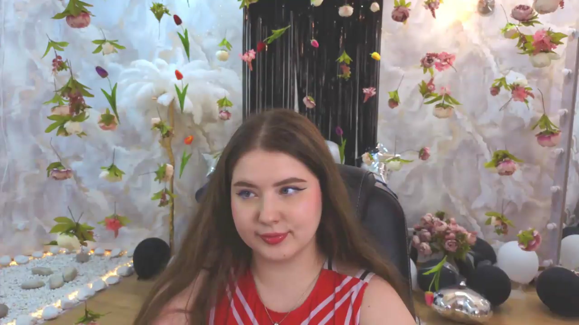 Gallery image thumbnail from EnigmaVeil's myfreecams stream on, 07/27/2026, 08:53 image 15 of 20