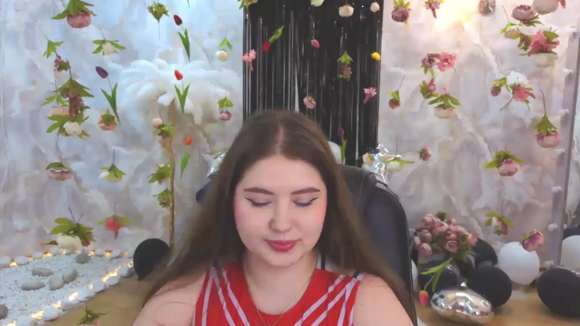 Gallery image thumbnail from EnigmaVeil's myfreecams stream on, 07/27/2026, 08:53 image 16 of 20
