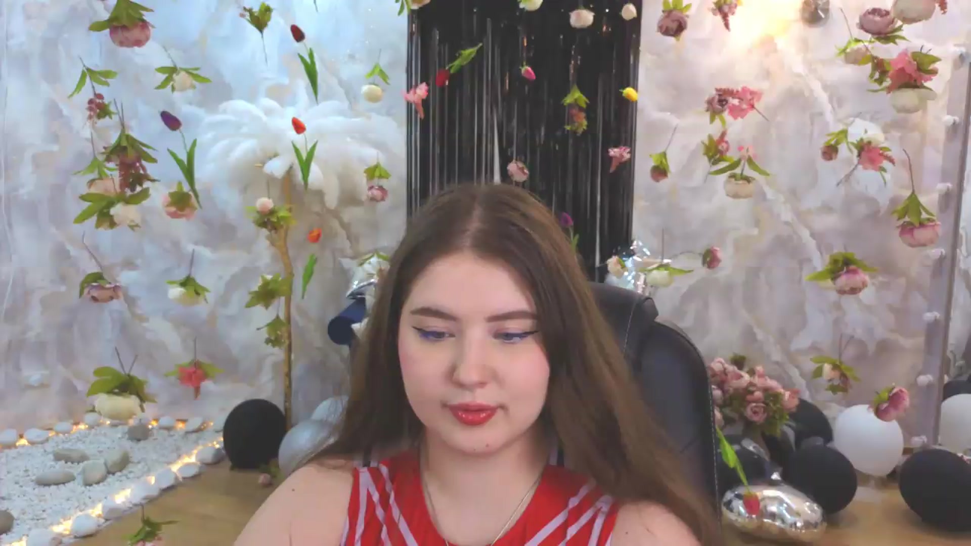 Gallery image thumbnail from EnigmaVeil's myfreecams stream on, 07/27/2026, 08:53 image 18 of 20