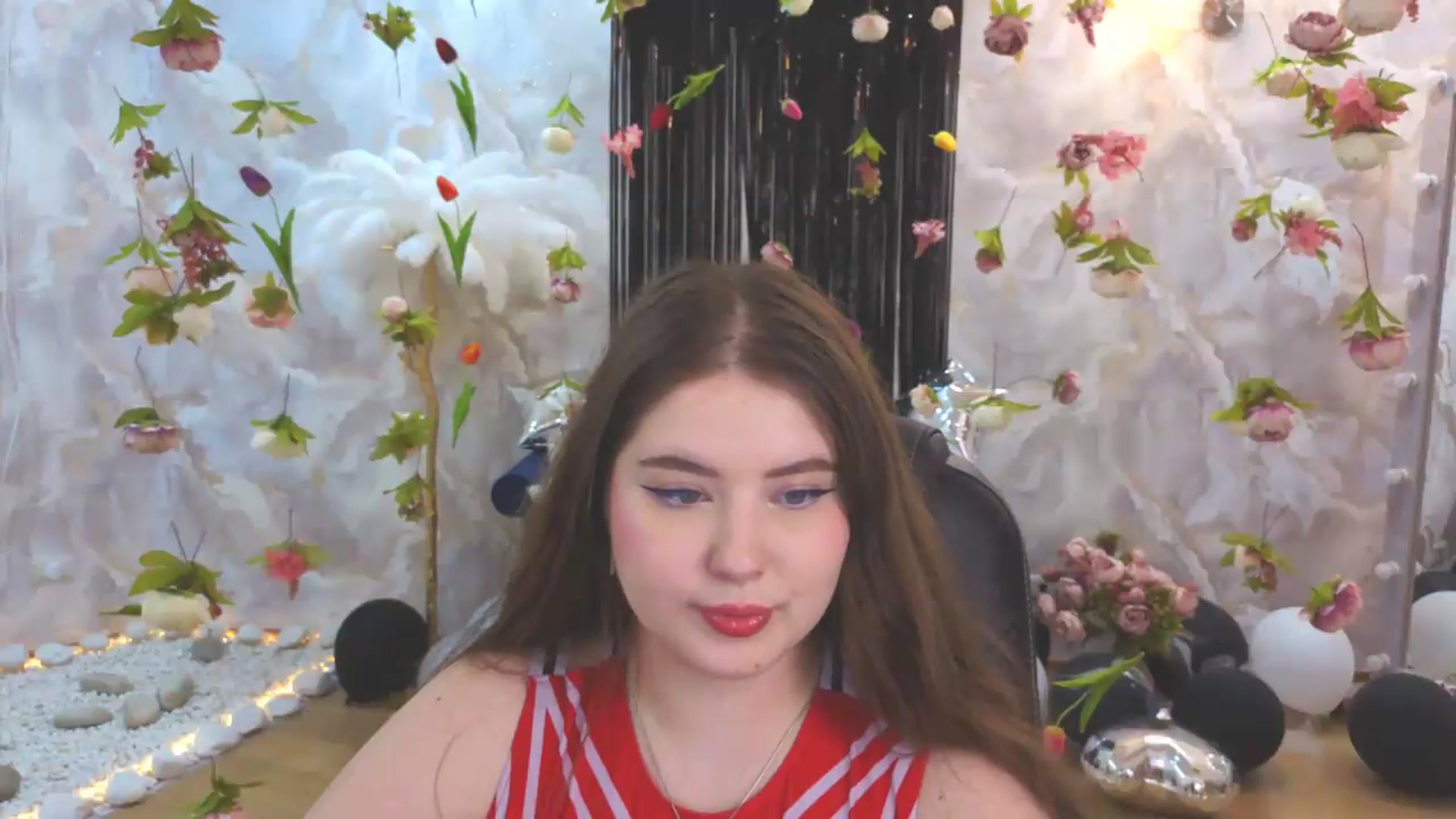 Gallery image thumbnail from EnigmaVeil's myfreecams stream on, 07/27/2026, 08:53 image 17 of 20