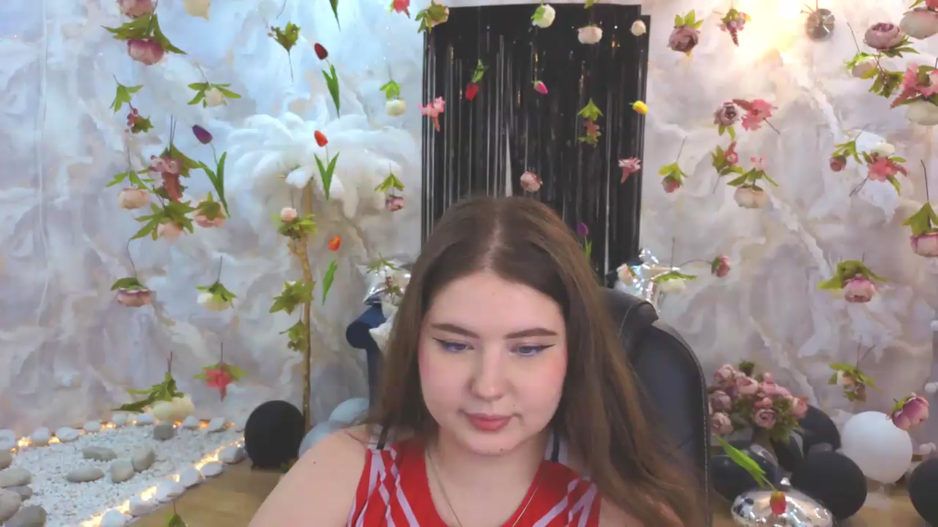 Gallery image thumbnail from EnigmaVeil's myfreecams stream on, 07/27/2026, 09:45 image 16 of 20